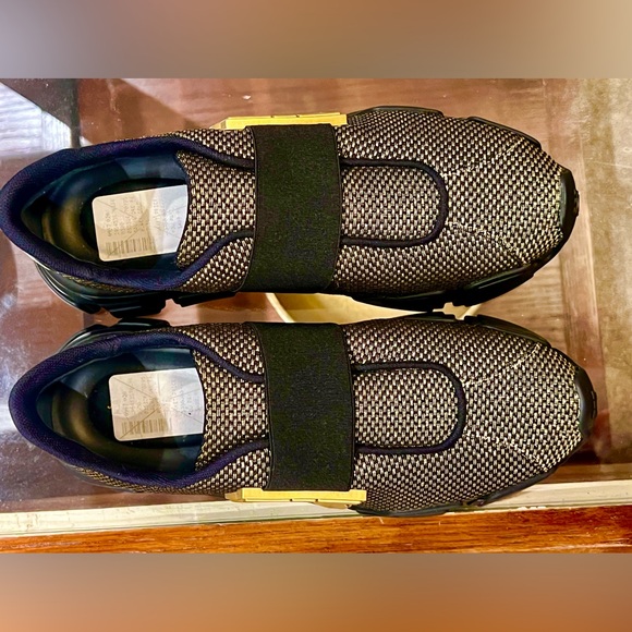 Salvatore Ferragamo 
Gancini Logo Sneakers black
Women's Size: 7.5 - Picture 4 of 4